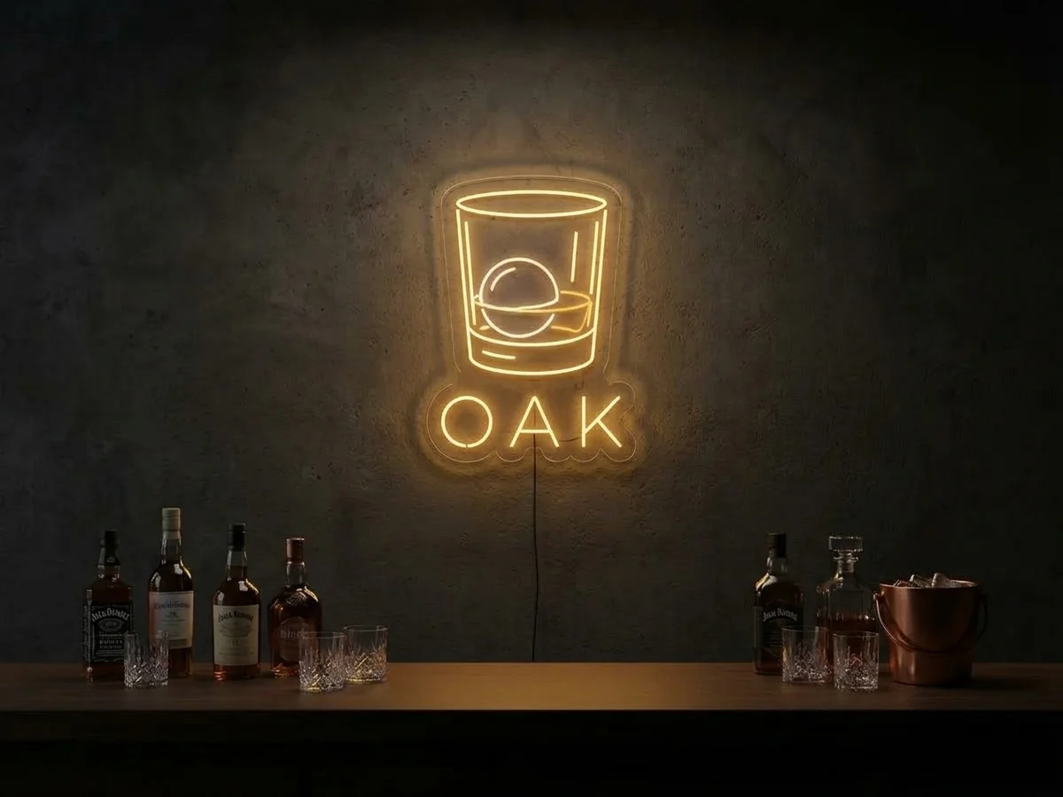 バーのロゴ「OAK」のLEDネオンサイン「OAK」