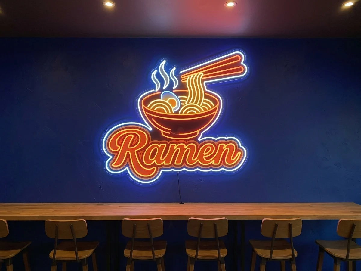 ラーメン店の看板のLEDネオンサイン「Ramen」